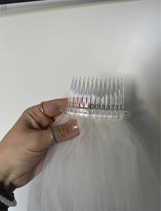 Welon slubny z kryształami