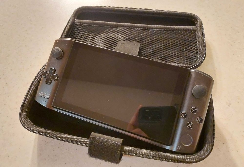 Konsola PC GPD Win 3: Intel Core i7, 16GB RAM, 1TB SSD