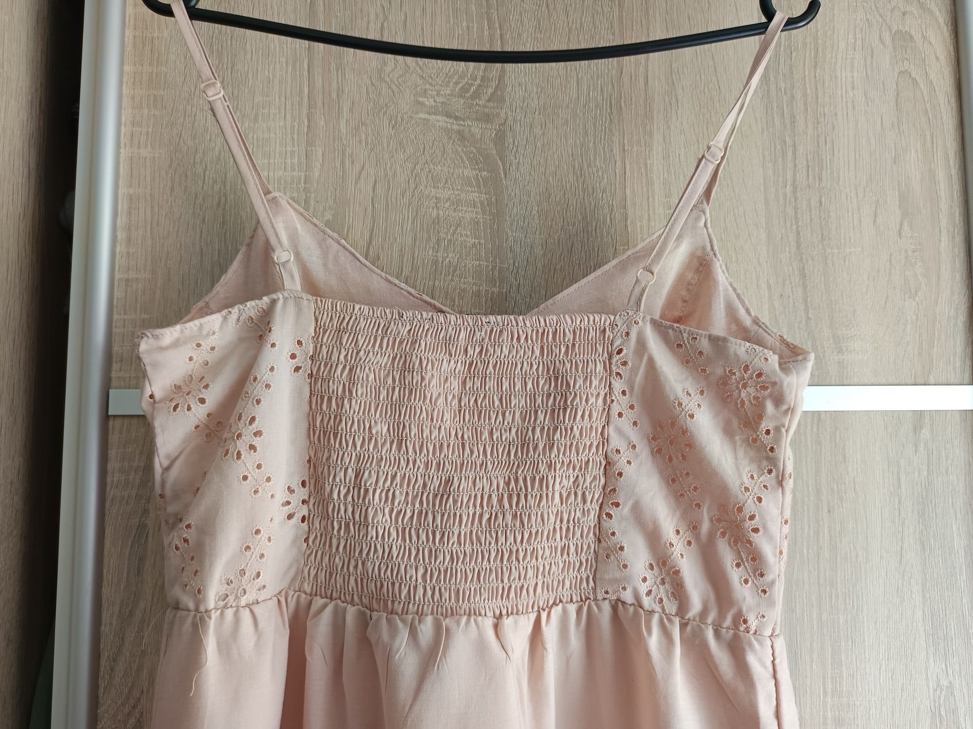 Sukienka midi na lato, M boho, pudrowy róż, haft