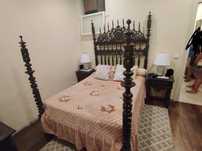 Mobília de quarto estilo manuelino em madeira vintage antiga