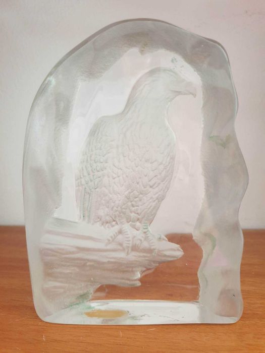 Pisa papéis em cristal