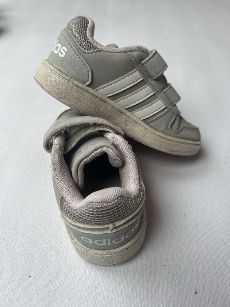 Adidasy 24 buty sportowe na rzepy