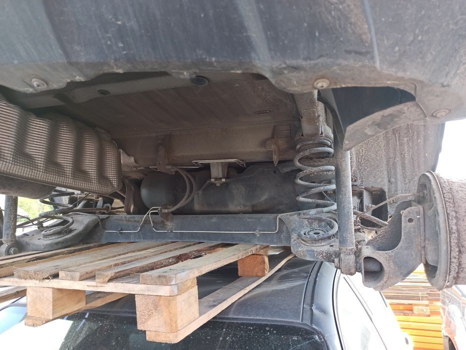 Dacia Duster kanapa wnętrze tapicerka ćwiartka belka
