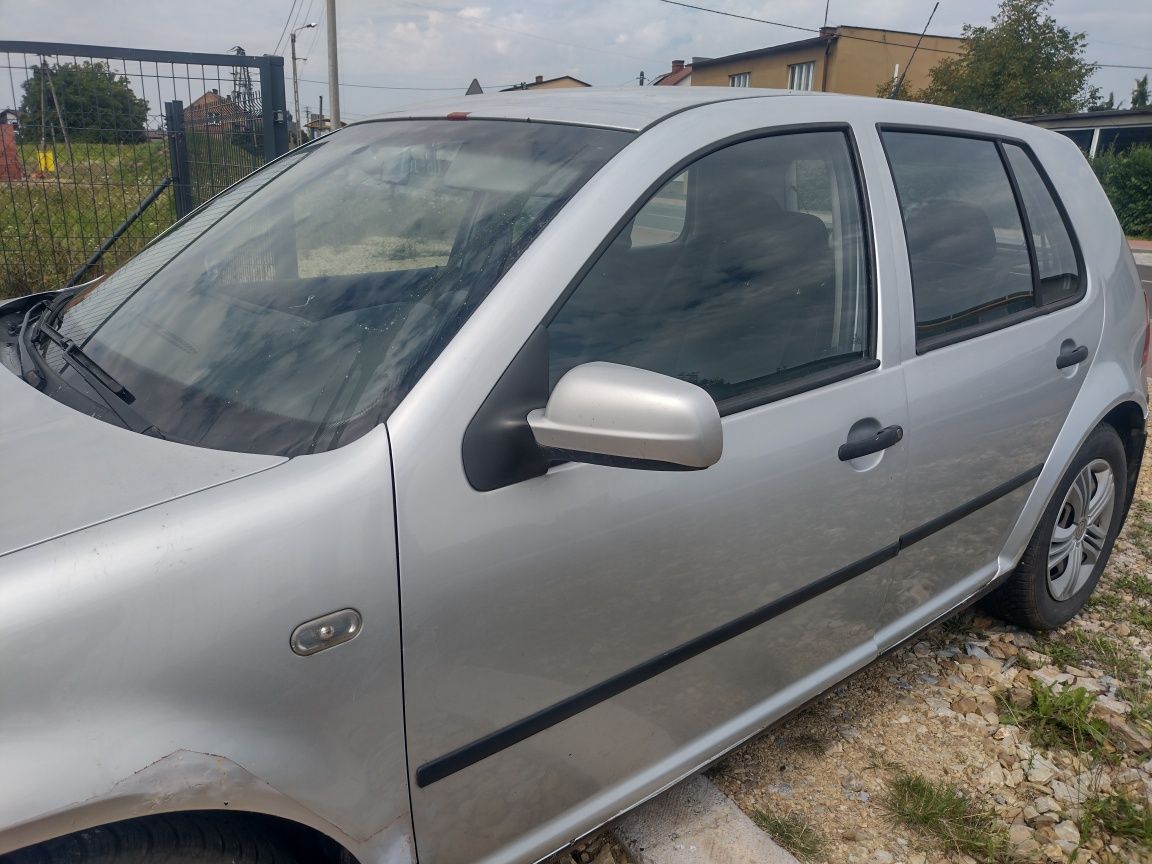 VW Golf IV, 1.6 benzyna+LPG. Klimatyzacja.