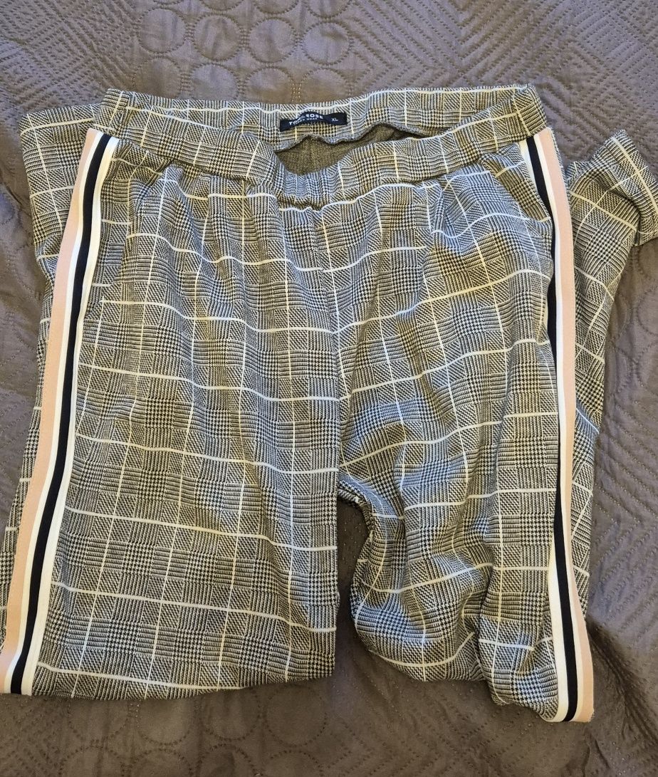 Legginsy materialowe kratka z paskami po bokach XL