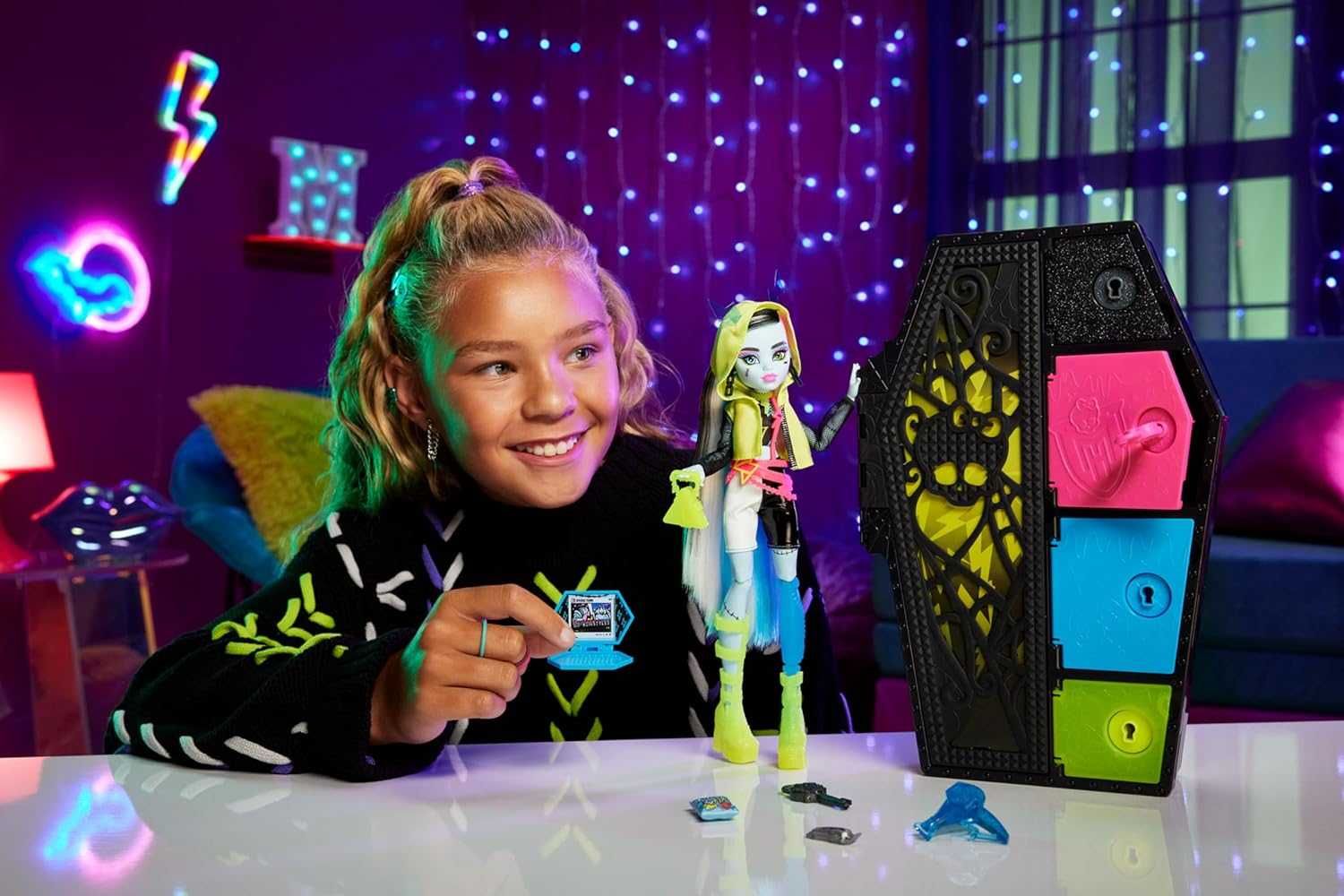 Монстер Хай Френкі Штейн Шафа Неон Monster High Frankie Stein Neon