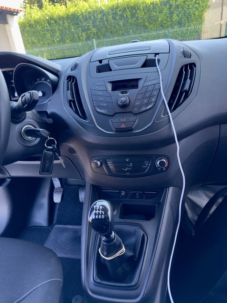 Ford Transit COURIER