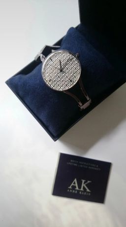 Designerski elegancki damski zegarek w kolorze śliwki Anne Klein z USA
