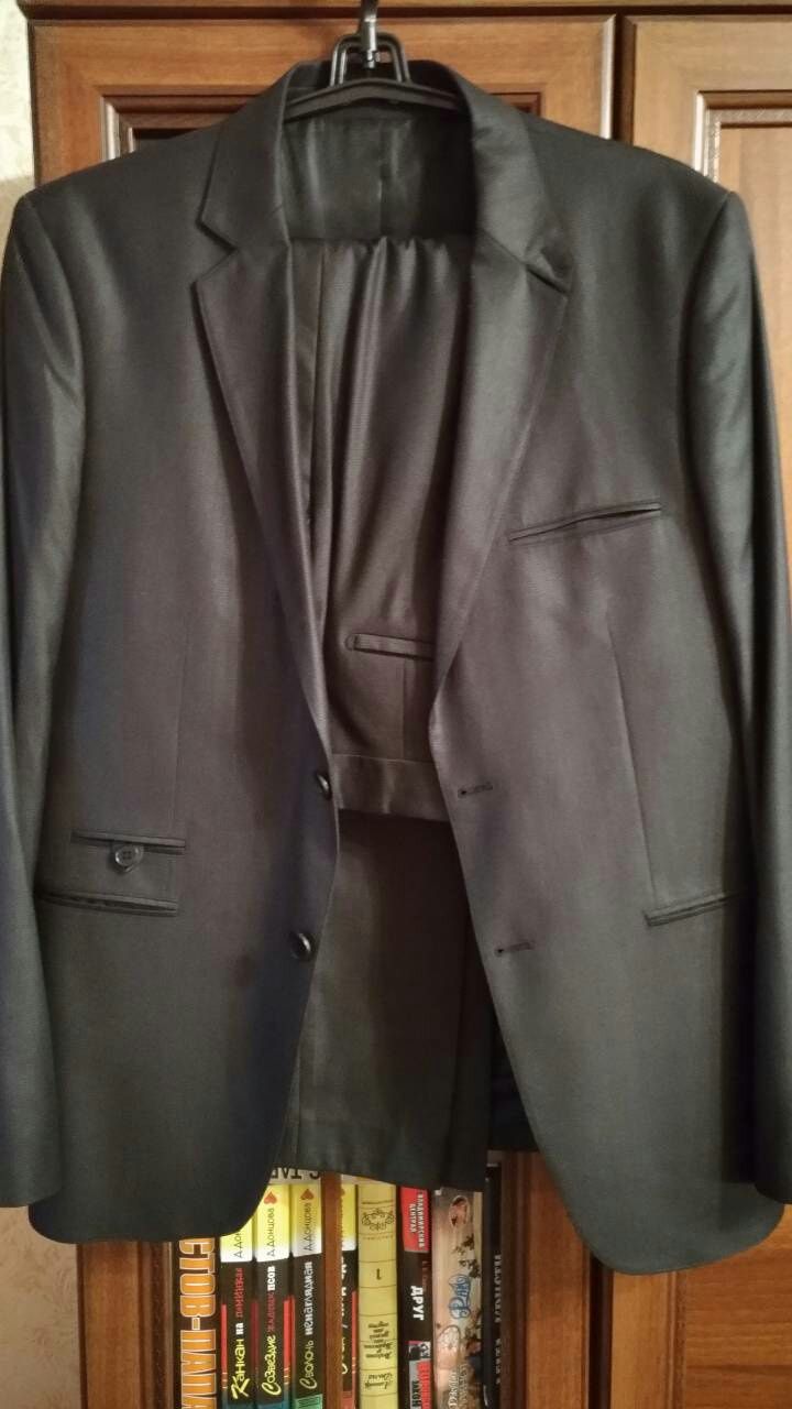 Продам мужской костюм （пиджак и брюки）