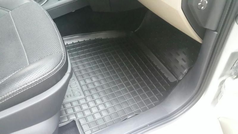 Полиуретановые коврики в салон Renault Megane 2 (02-10); Megane 3