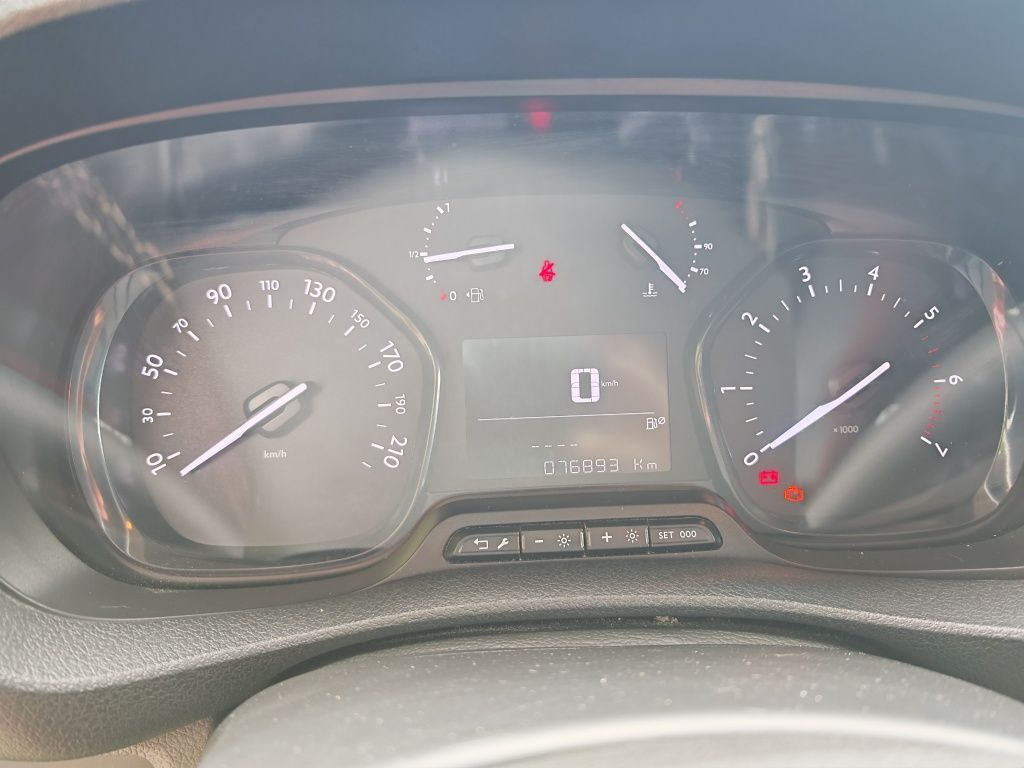 Vivaro C- Bardzo mały przebieg