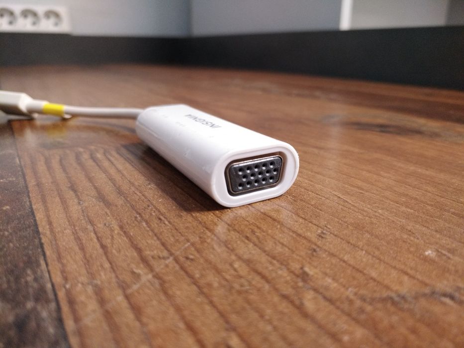 Адаптер Insignia USB to VGA