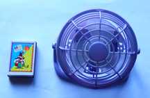 Вентилятор настольный на батарейках ( 1.5 V + 1.5 V ) .