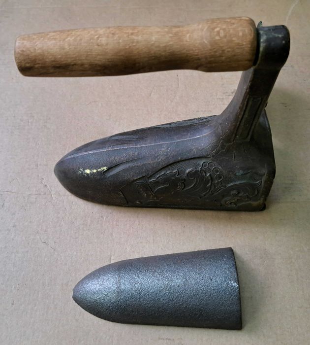 Żelazko mosiężne z lwem + dusza