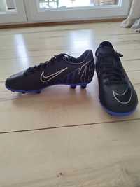 Nowe korki Nike rozmiar 34