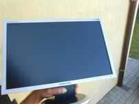 monitor + kabel od komputera SAMSUNG