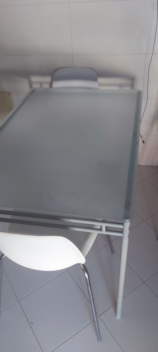 Mesa de cozinha vidro