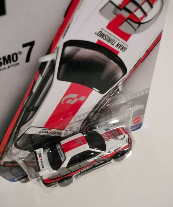 Hot wheels Premium Nissan Skyline GT-R BNR34