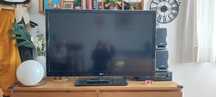 Televisão LG com comando incluído