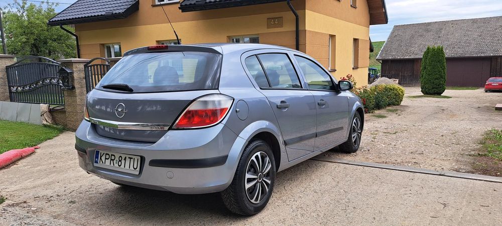 Opel Astra 13 Lat w jednych rękach! Spalanie 4,5L/100km! Polecam!
