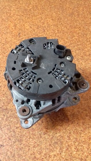 Alternator Bosch 150A Audi a4 b8 a5 q5 lift 2.0 tdi 03L903017