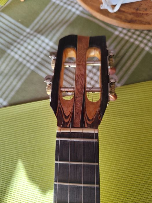 Cavaquinho Novo, construído em Nogueira Portuguêsa!