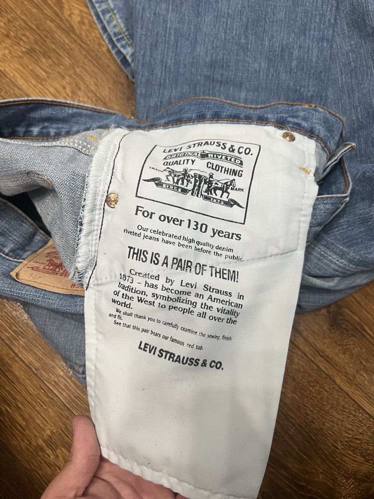джинси levis в ідеальному стані