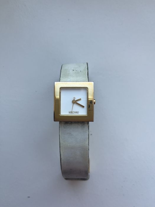 Годинник жіночий Moschino Time 4 Peace