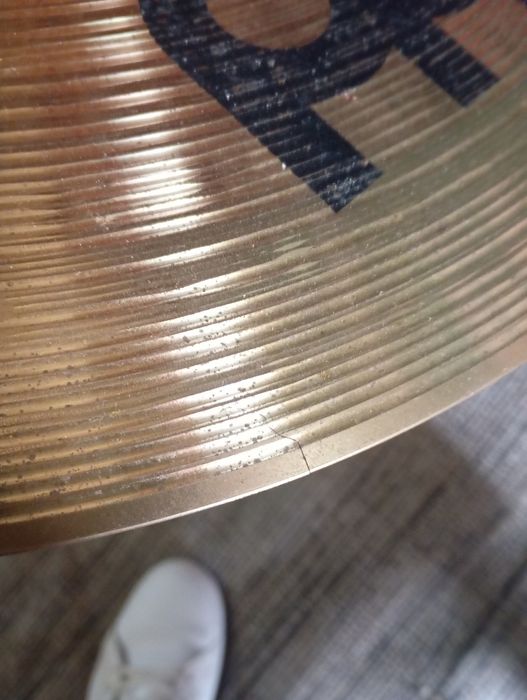 Vendo varios pratos de bateria