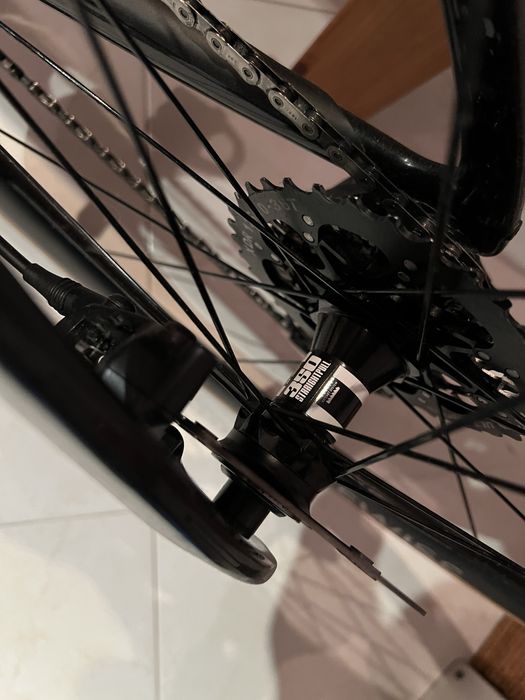 Roda DT  SWISS ARC 1100 Dicut 62 clincher SRAM AXS