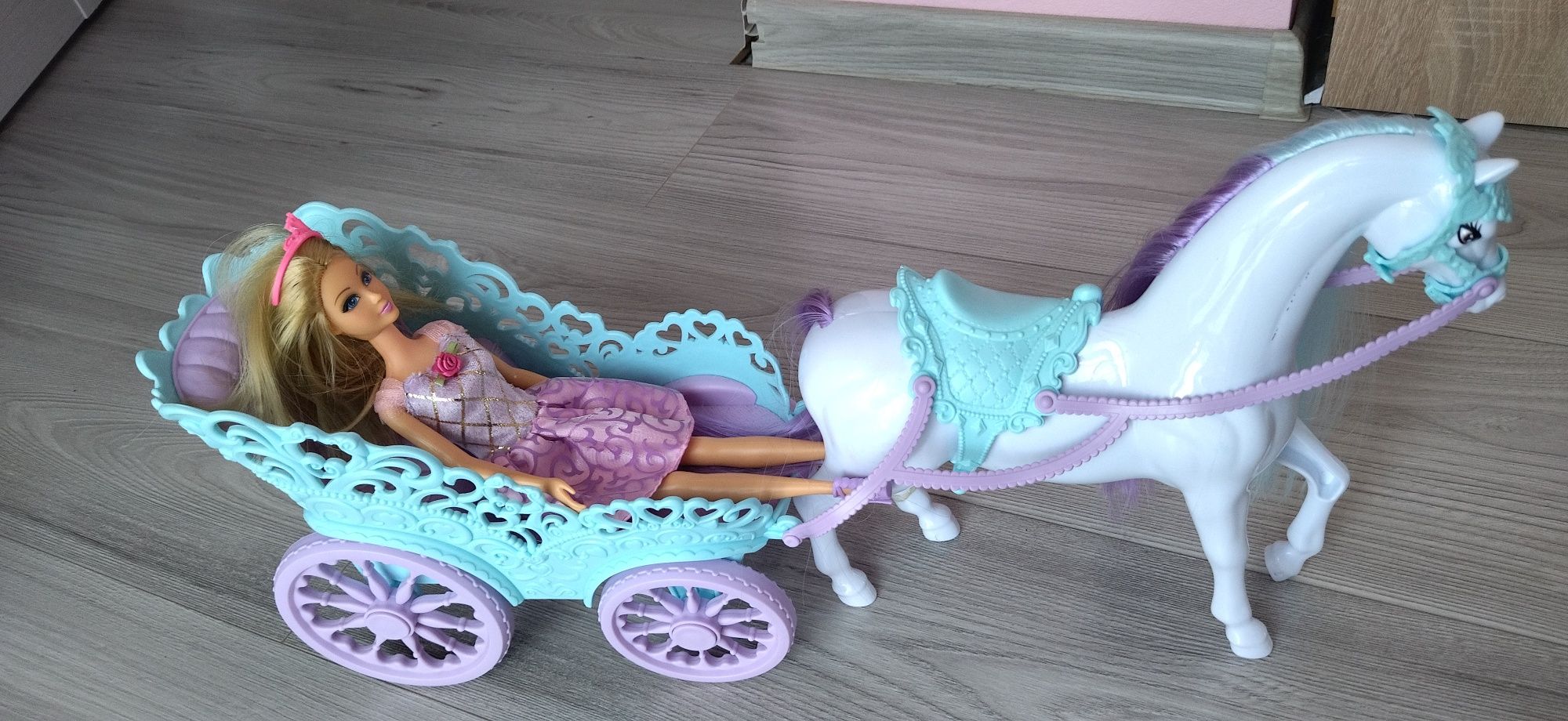 Koń karoca barbie nowy zestaw