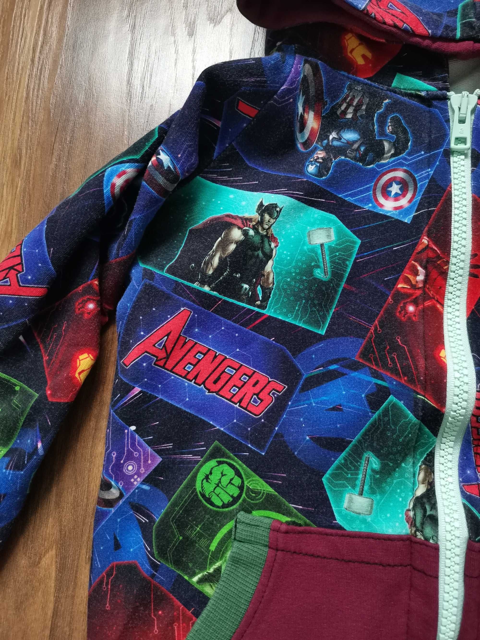 Avengers komplet bluza spodnie 122 chłopiec