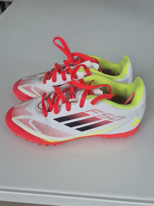Buty halówki  adidas  dla chłopca  rozm 33