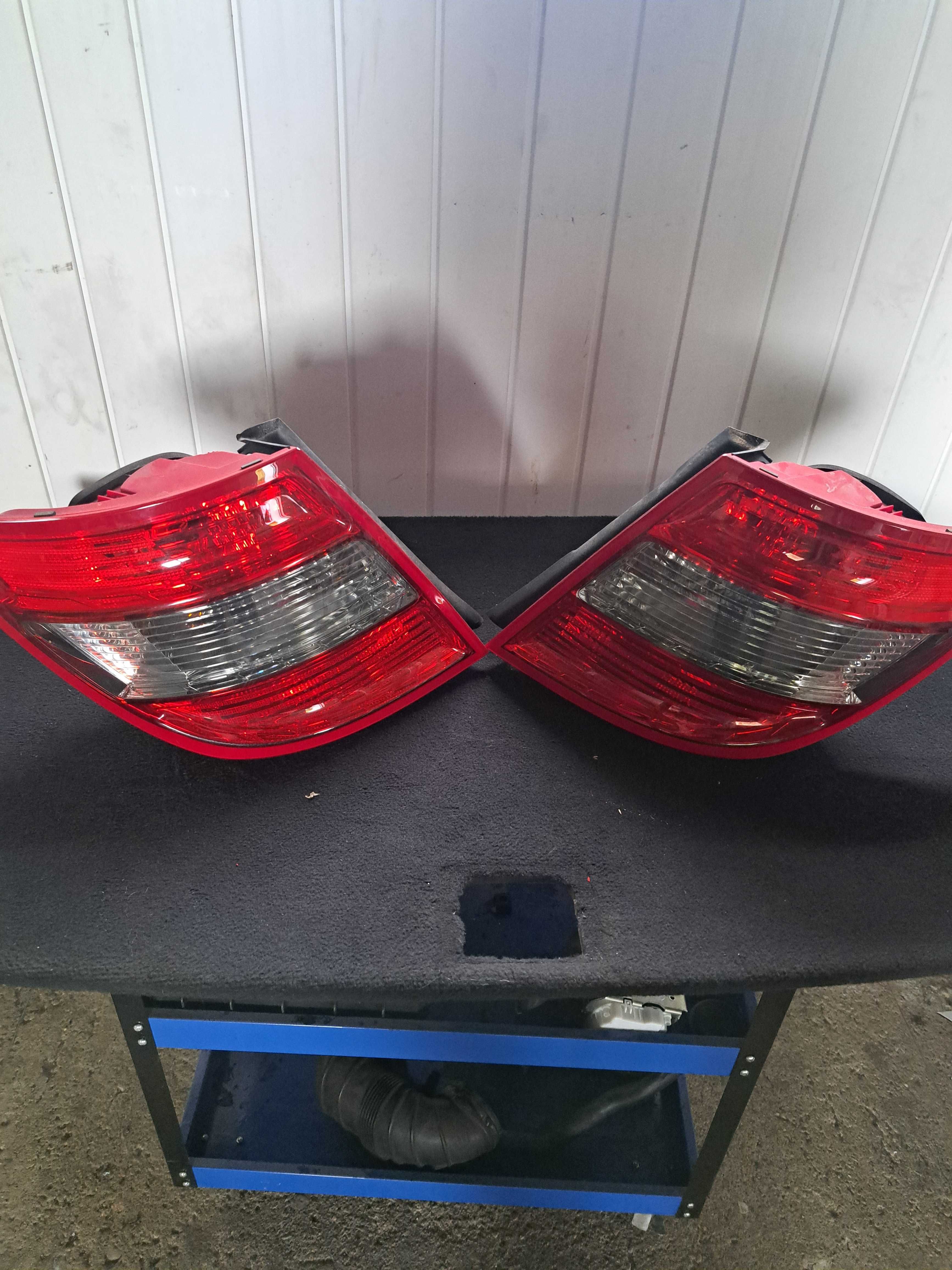 Mercedes C W204 kombi komplet lamp