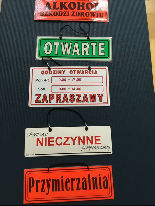 Plastikowe tabliczki informacyjne