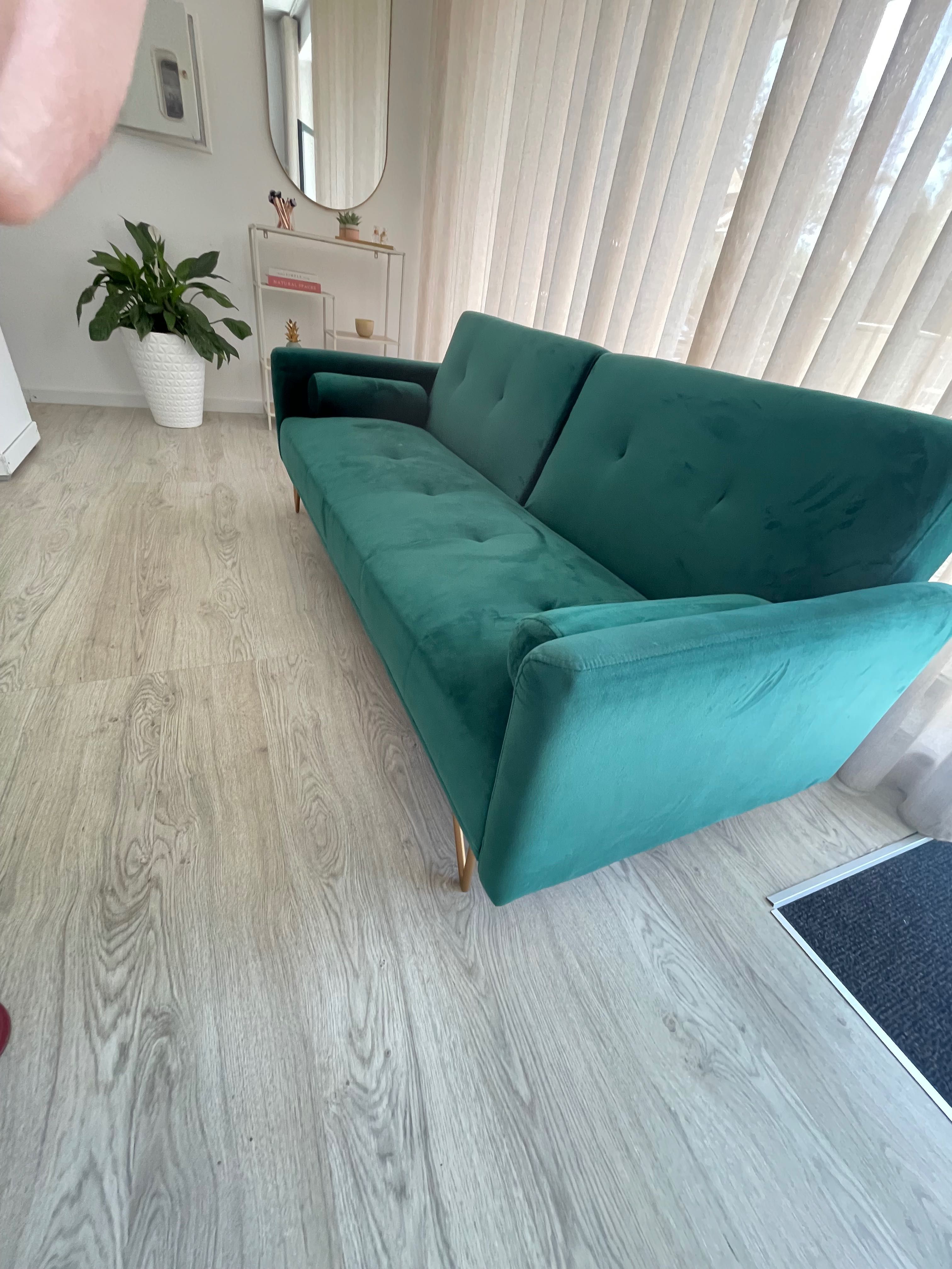 Sofa verde aveludado