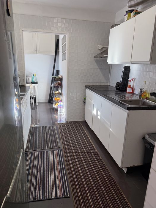 Quarto em um apartamento familiar . 500 para casal 400 para pessoa so.