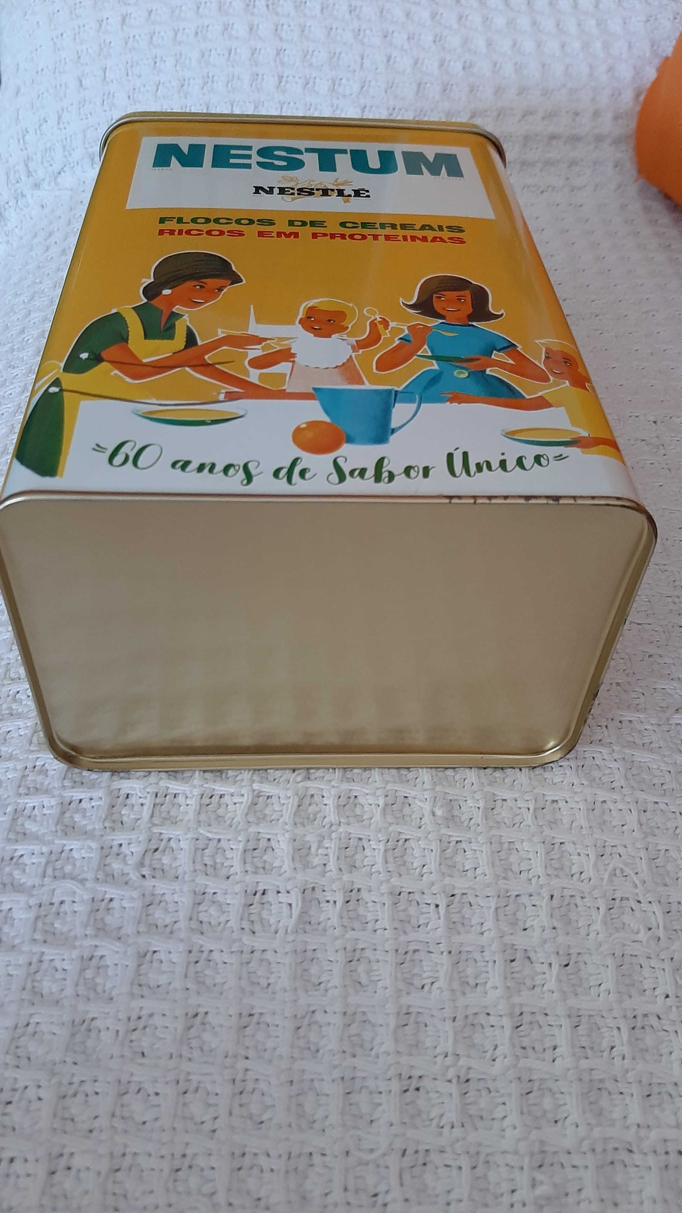 Caixa vintage Nestum