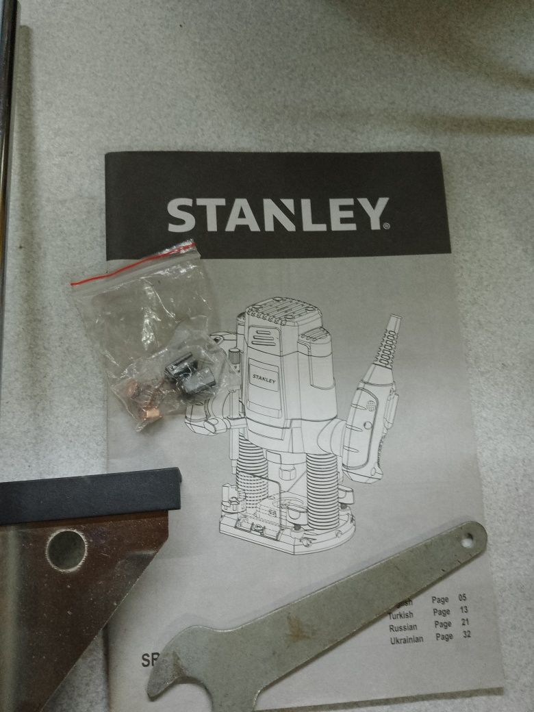 Фрезер по дереву Stanley