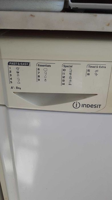 Máquina de secar roupa Indisit 8kg com manual instruções