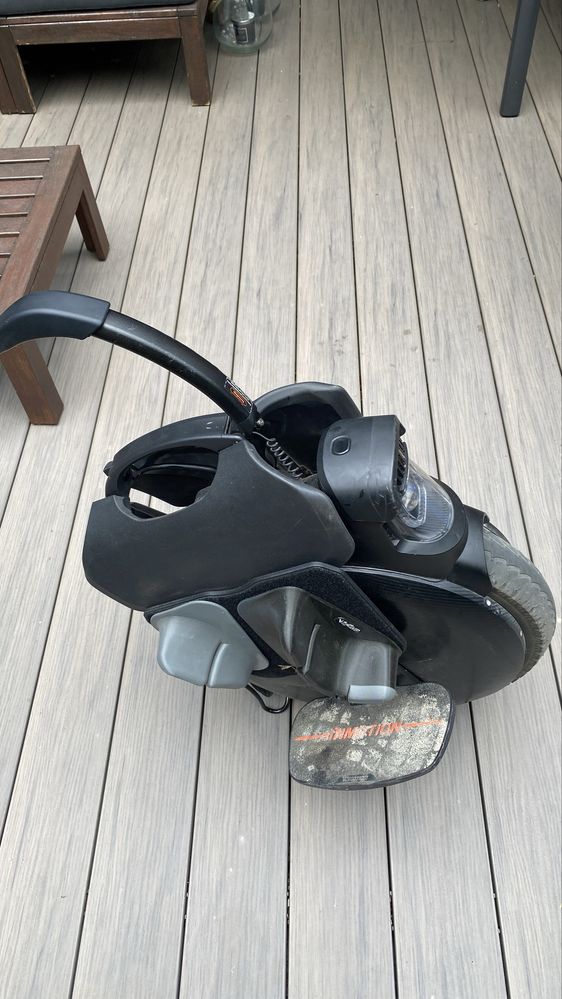 Inmotion v11 monocykl elektryczny