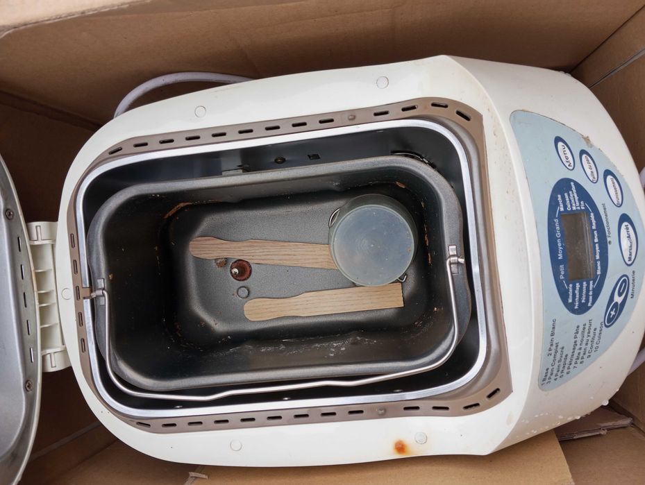 Продам хлебопечку бу.