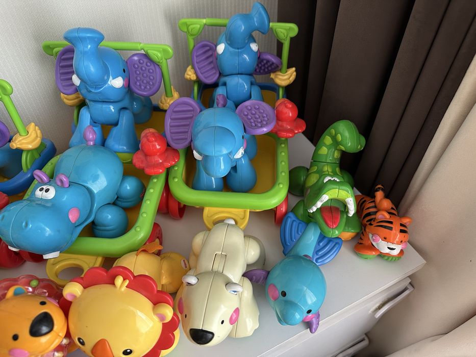 Одразу пишіть, домовимось Левеня іграшка фішер прайс