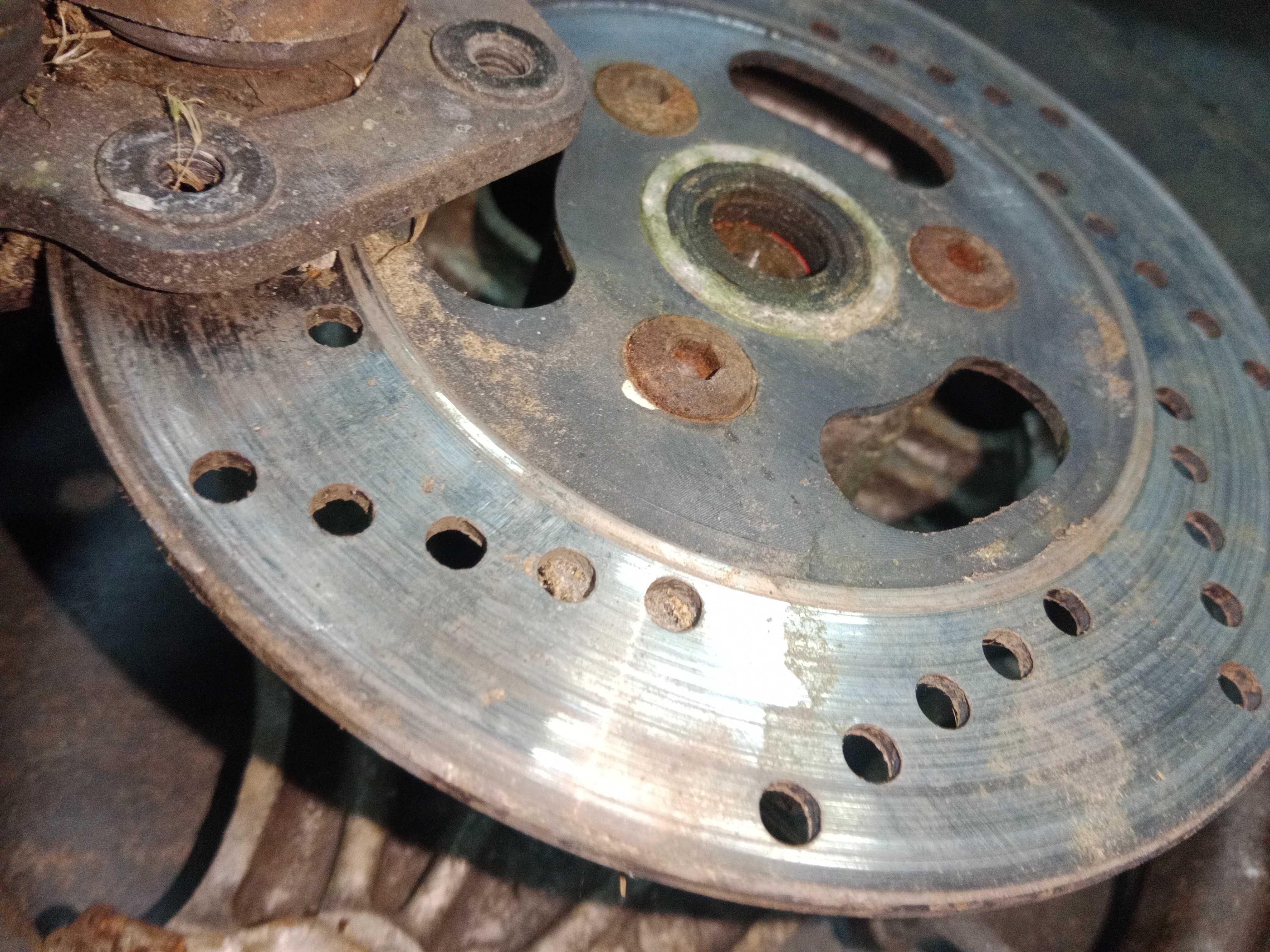 suzuki ue 125 ue125 felga przód przednia tarcza zacisk hamulca opona