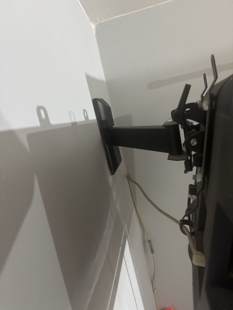 Telewizor samsung 32 cale z uchwytem na sciane