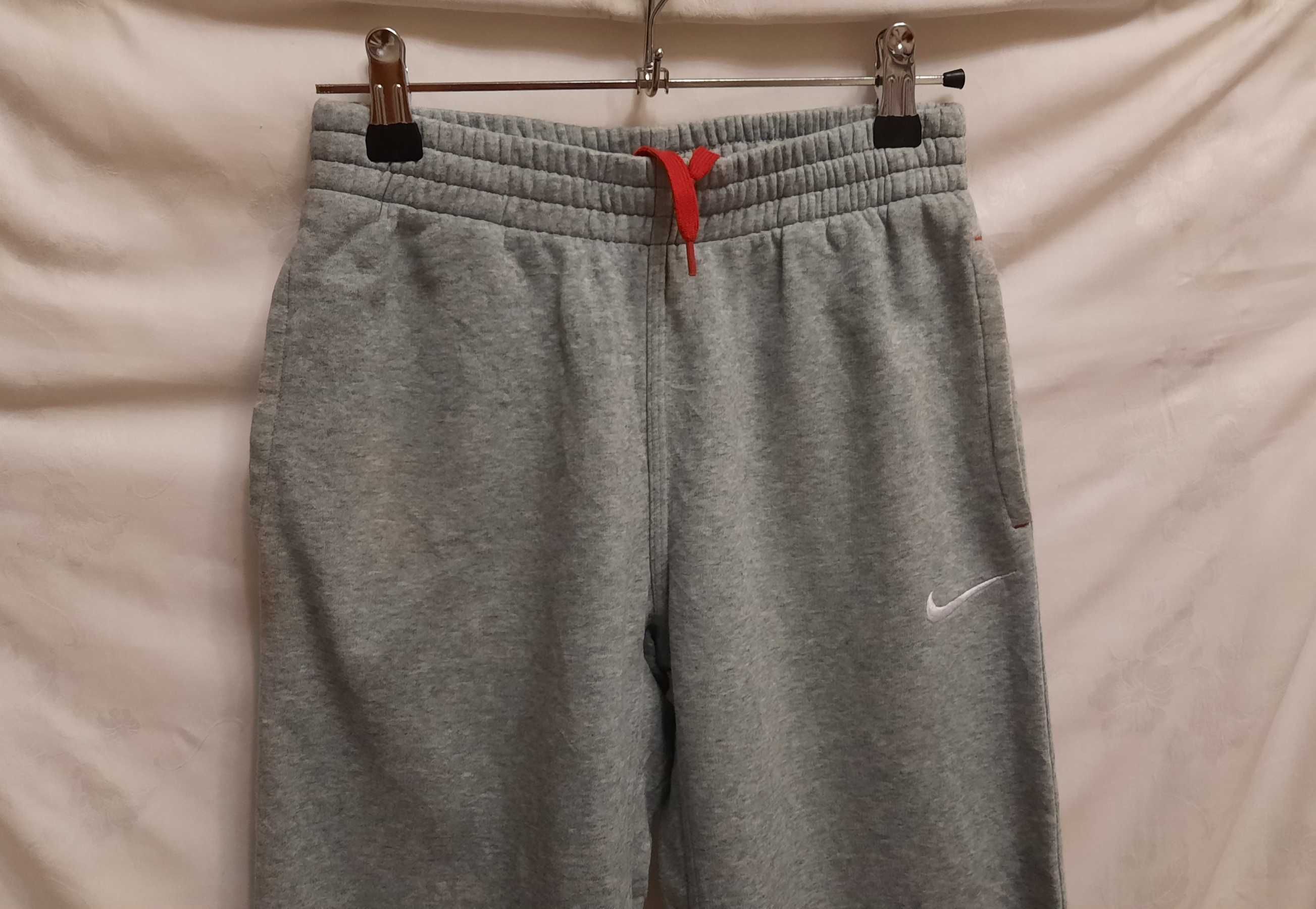 Детские штаны NIKE, разм. 134/140