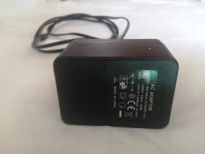 Adaptador no: HKA - 12120 EC-230 PRI - 230 V - 50hz