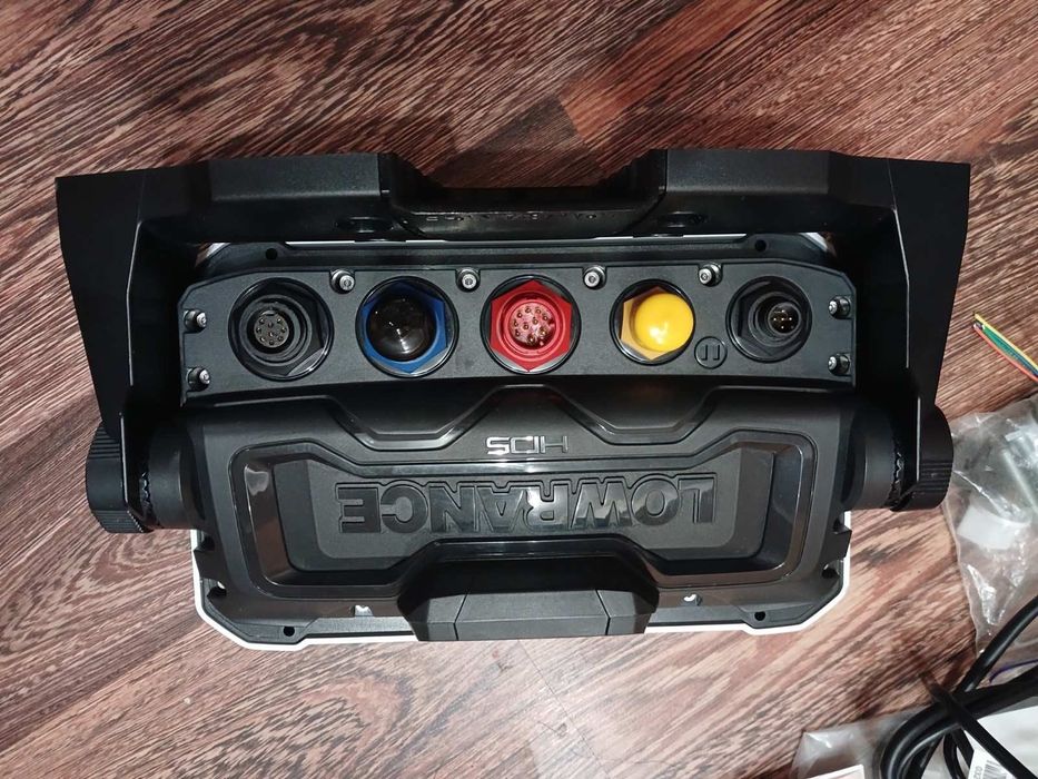 Эхолот Lowrance Live 7