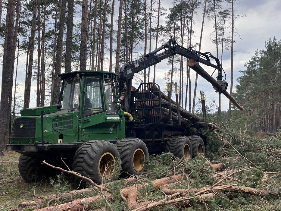 forwarder John Deere 1110 d