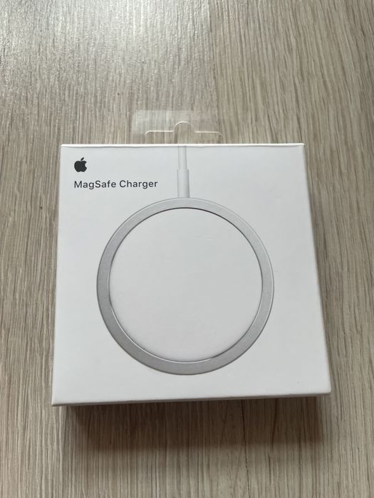 Бездротова зарядка iPhone MagSafe Charger